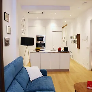 Piso Moderno A 2 Minutos Del Casco Viejo Con Parking Gratis , Bilbao Spain